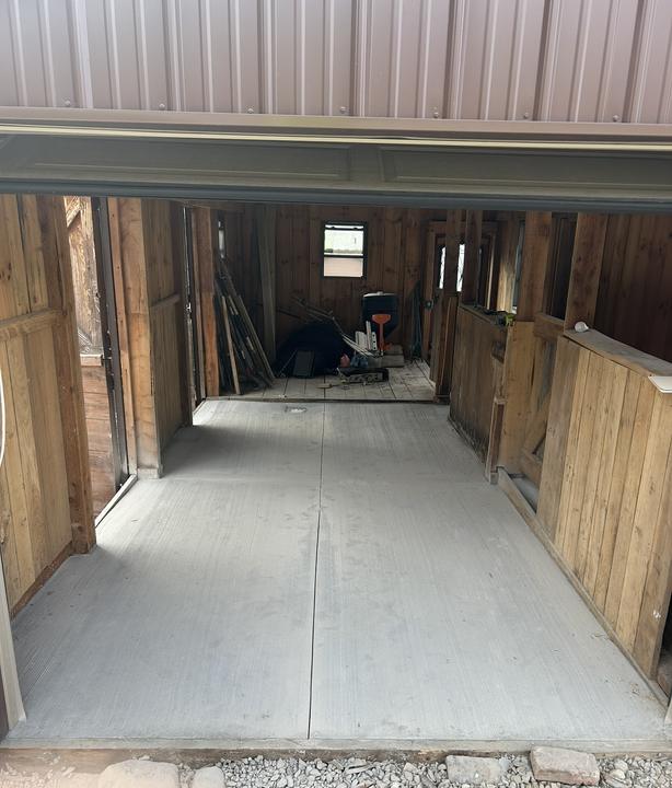 Barn floor slab