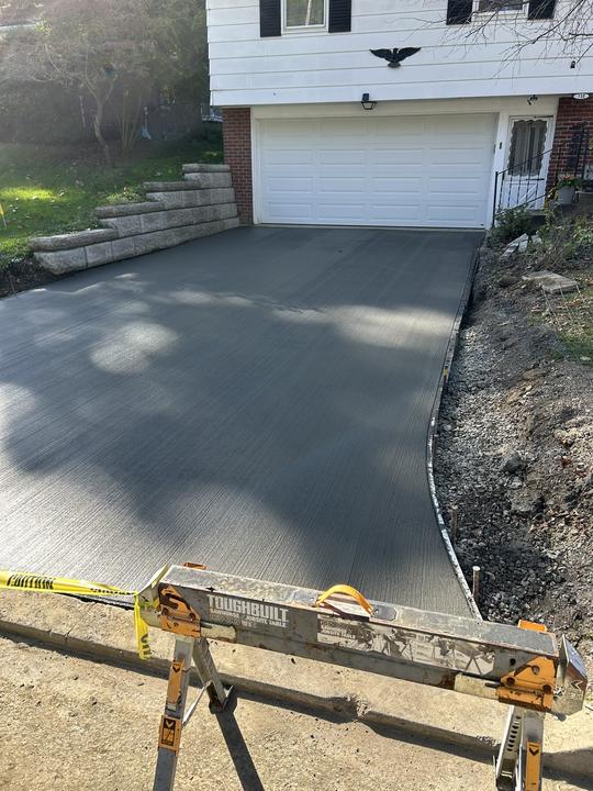 New driveway pour