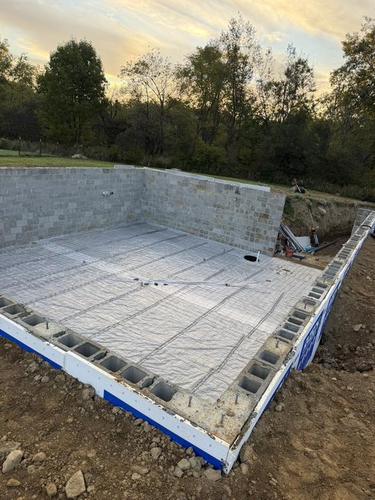 Foundation prep with vapor barrier and mesh