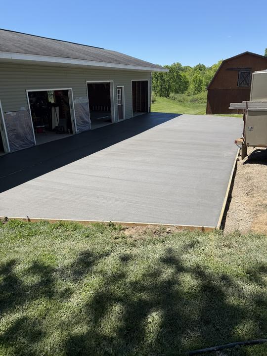 Shop apron slab